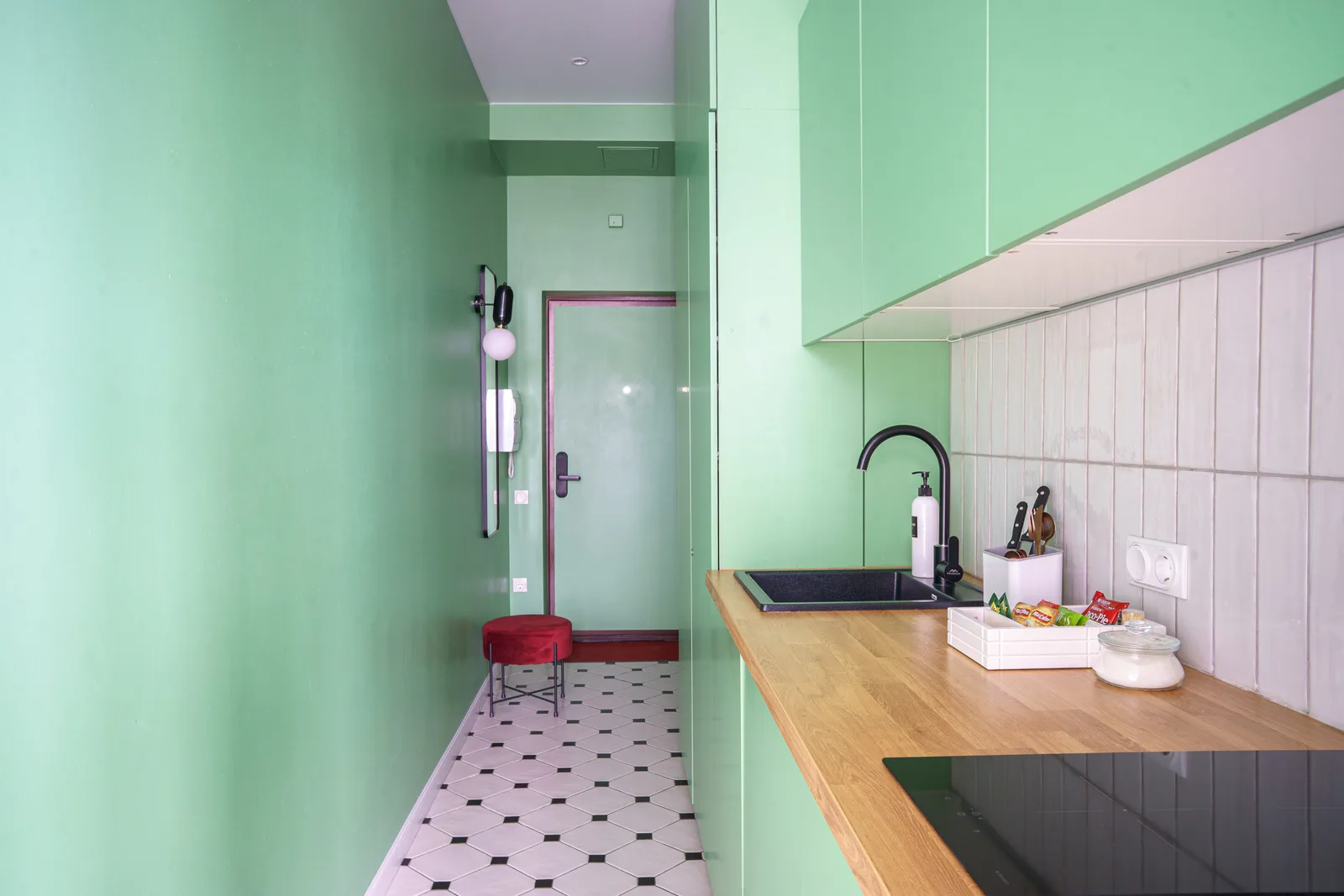 Green apartment city view, фотография 16